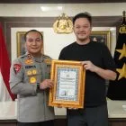 Kapolda Riau Beri Penghargaan Dua Yayasan, Apresiasi Kontribusi Bangun Jembatan Merah Putih Presisi