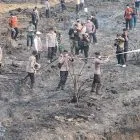 Aslog Kapolri- Kapolda Riau Pimpin Pemadaman Karhutla di Pelalawan, Gunakan Formula X-Fire