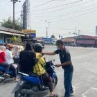 Karang Taruna Linggarjati Lubuk Begalung Gelar Aksi Bagi Masker Untuk Warga Terdampak Kabut Asap KARHUTLA
